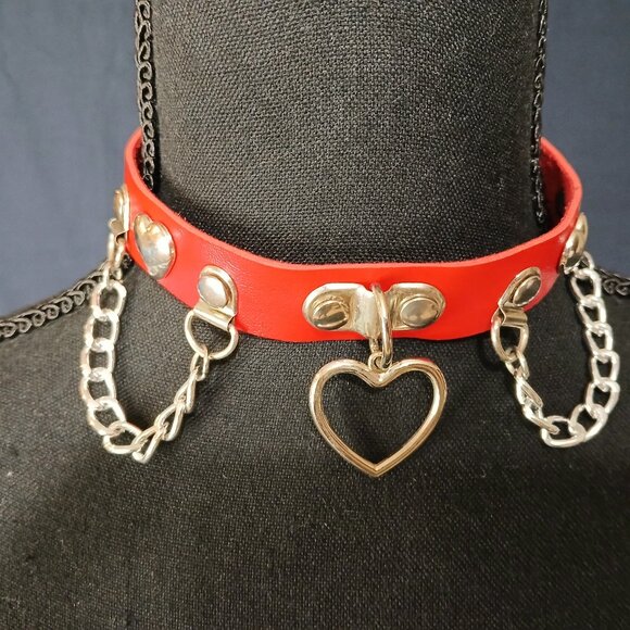 Jewelry - Bold Red Heart Choker Necklace with Chain Dangles - Punk Goth E-Girl